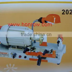 Model 202-A WenXing Key Cutting Machine With External Cutter thumbnail-1