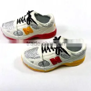 Creative Gift Shoes Usb Flash Drive Shell thumbnail-1