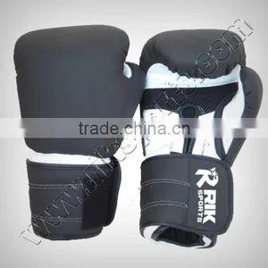 Boxing Gloves Cowhide Leather, Inside Machine Mold With White Target thumbnail-1