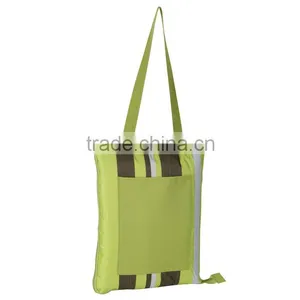 2015 Fashionable Carry Bag Design Waterproof Picnic Rug thumbnail-4