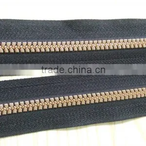 Big Teeth Plastic Zipper thumbnail-6
