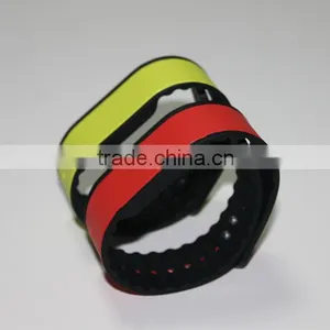 2016 Popular RFID Silicone Wristband With Customized LF HF UHF Chip thumbnail-6