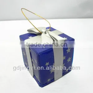 2014 Fashion Gift Box thumbnail-2
