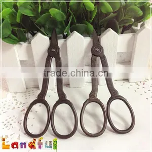 Wholesales Vintage Style Lace Embroidery Scissors Bronze Sewing Scissors thumbnail-4