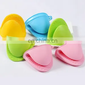 High Quality Kitchen Baking Silicone Heat Insulation Clip Anti Scalding Non Slip Oven Microwave Gloves thumbnail-1