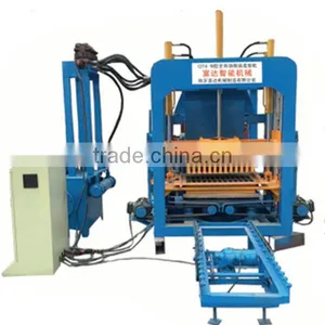 2015 Best Quality Hydraluic Blokc Machine QT4-18 Lightweight Hollow Blocks Machines thumbnail-1