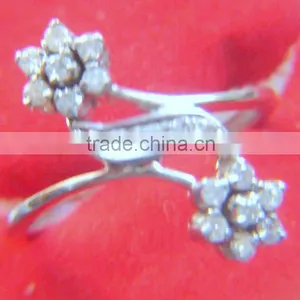 18 K WHITE GOLD-ENGAGEMENT DIAMOND RING thumbnail-1