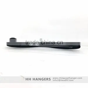 Hot-selling Black Plastic Suit Hanger With Pant Bar thumbnail-4