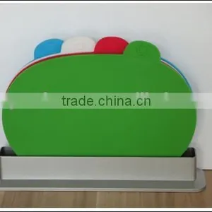 Plastic Oval Cutting Board thumbnail-1