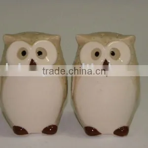 Ceramic Salt & Pepper Shaker thumbnail-1