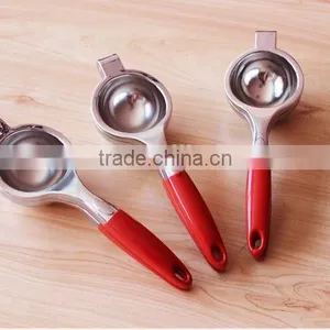 LM-106 Mirror Finish Lemon Squeezer With Rubber Soft Handle thumbnail-3