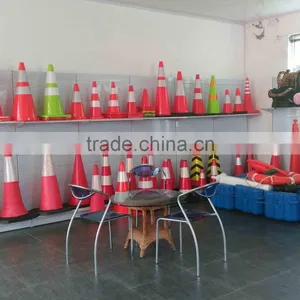 800mm High Quality Reflective Plastic Bollard thumbnail-4