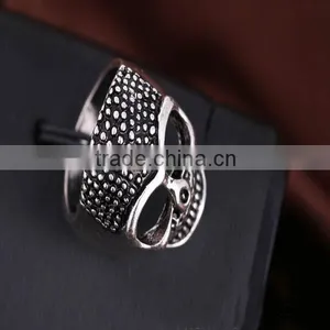 New Mens Skull Ring Vampire Tooth Sharper thumbnail-3