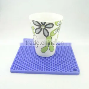 Honeycomb Shape Soft FDA Silicone Cup Mat Hot Pot Pan Mat thumbnail-1