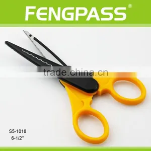 S5-1018 6.5 Inch 2Cr13 Stainless Steel Blade With Plastic Handle Cuticle Scissors thumbnail-2