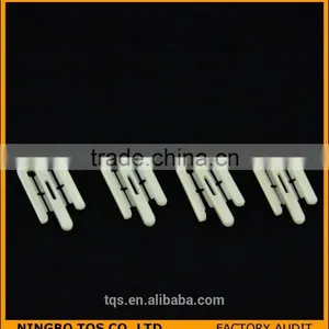 W Shape Milk White Packing Plastic Clips for Garment thumbnail-4