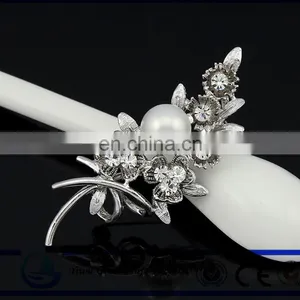 Style Fashion Brooch Pin Silver Crystal Pearl Brooches for Women's Wedding Brooches Sell Like Hot Cakes thumbnail-1