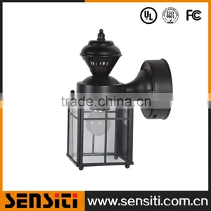 Incandescent Sensor Wall Light thumbnail-1