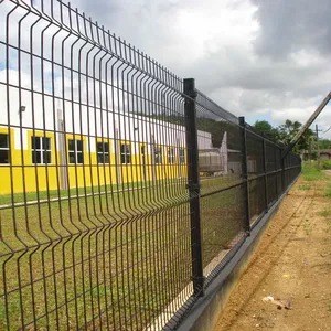 Green PVC Coated 3D Curved Welded Wire Mesh Fence for Garden Farm Security thumbnail-4