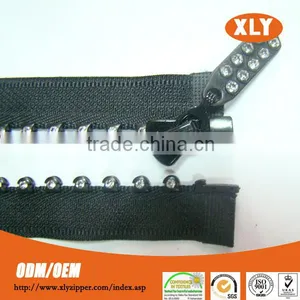 High Quality Double Row Puller Rhinestone Zipper , Cloth Zipper thumbnail-3