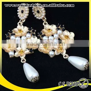 Hanging Indian Flower Tassel Artificial Pearl Earrings thumbnail-2