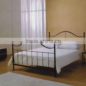 Simple Iron Bed thumbnail-1