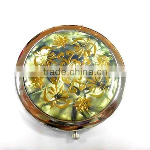 Collectable Metal Cosmetic Mirror thumbnail-1