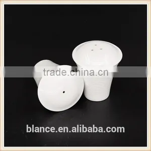 Simple White Ceramic Salt and Pepper Shaker thumbnail-1