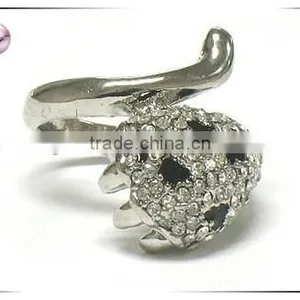 Crystal Deco Animal Claw Ring thumbnail-1