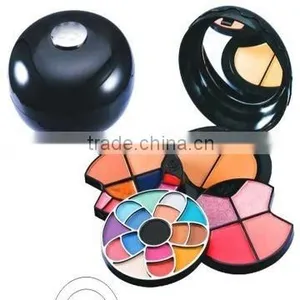 Make-up Kit / Palette Eyeshadow and More thumbnail-1