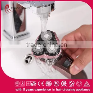 Wet and Dry Battery Operated Shaver thumbnail-1