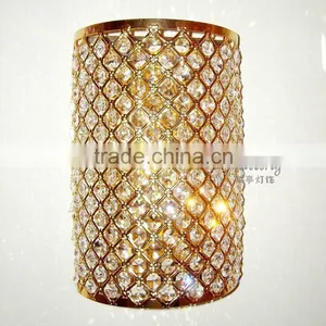 Traditional Barrel-shaped Crystal Wall Light thumbnail-1
