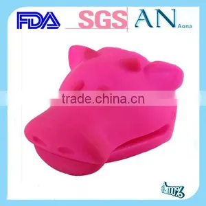 Slip-resistant Design and Grill Style Silicone Oven Glove thumbnail-1