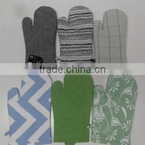 Microwave / Oven Gloves thumbnail-1