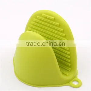 Wholesale Cheap Good Quality Heat Proof Microwave Food Grade Silicone Oven Mitt Oven Glove thumbnail-1