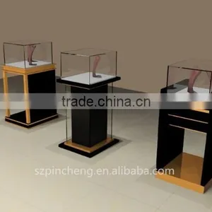 Mobile Phone Shop Interior Design thumbnail-2