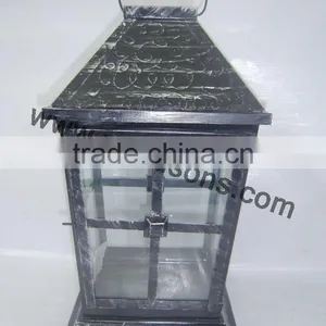 Metal Lantern With Handle thumbnail-4