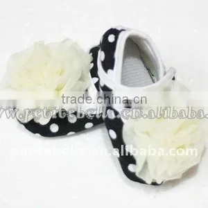 Baby Black White Polka Dots Crib Shoes With Cream White Rose MAS55 thumbnail-1
