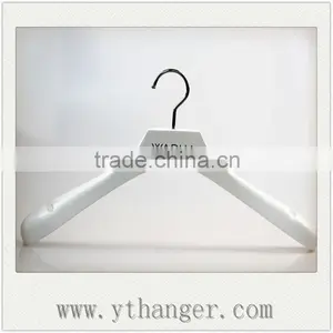 CY-341 Girl Doll Clothes Hanger Baby Dresses Wood Hanger for Baby Clothes Wholesale thumbnail-3