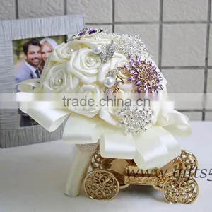 High Quality Luxurious Winter Wedding Bouquets With Purple Brooches Decoration thumbnail-2