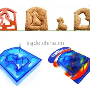 Plastic Dog Sandwich Crust Cutter DIY Bread Mold thumbnail-1
