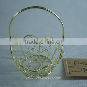 Metal Wire Storage Basket With Handle thumbnail-1