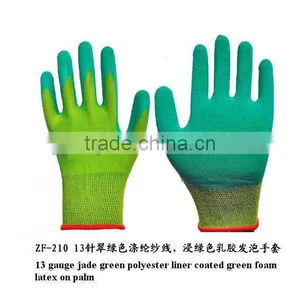 Foam Latex Glove thumbnail-1