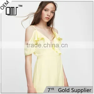 2017 Plain-coloured Cut Out Shoulder Sexy V-neck Women Ruffled Jumpsuit thumbnail-1