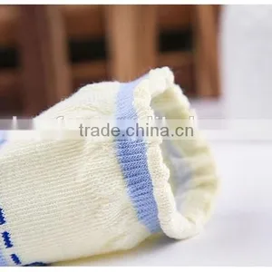 High Quality Love Heart Design Soft Cotton Women Socks thumbnail-3