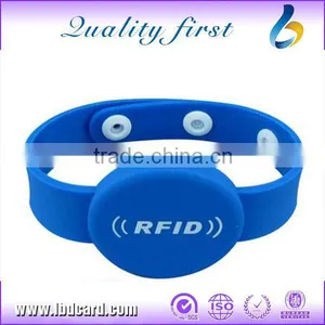 TK4100 Bracelets Customized TK4100 RFID PVC Wristbands thumbnail-6