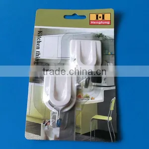 Plastic Cloth Holder thumbnail-1