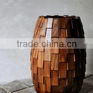 Wood Overlap Planter thumbnail-1