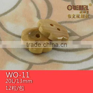 2 Holes Flower Shape Wooden Buttons thumbnail-3