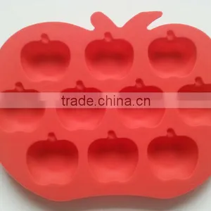 Factory Wholesaler Low Price Appled Shaped Silicone Ice Cube Tray thumbnail-3